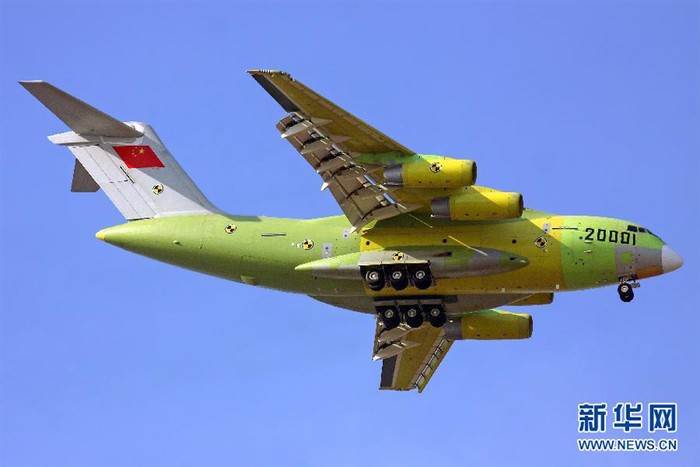 Máy bay vận tải Y-20 bay thử lần đầu tiên